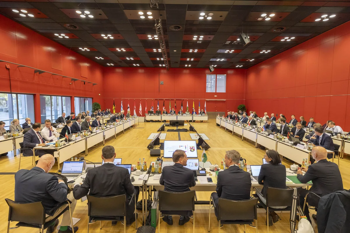 Ministerpräsidentenkonferenz in Mainz 2025 Alexander Schweitzer Ministerpräsident von Rheinland-Pfalz und Michael Kretschmer Ministerpräsident Sachsen (2)